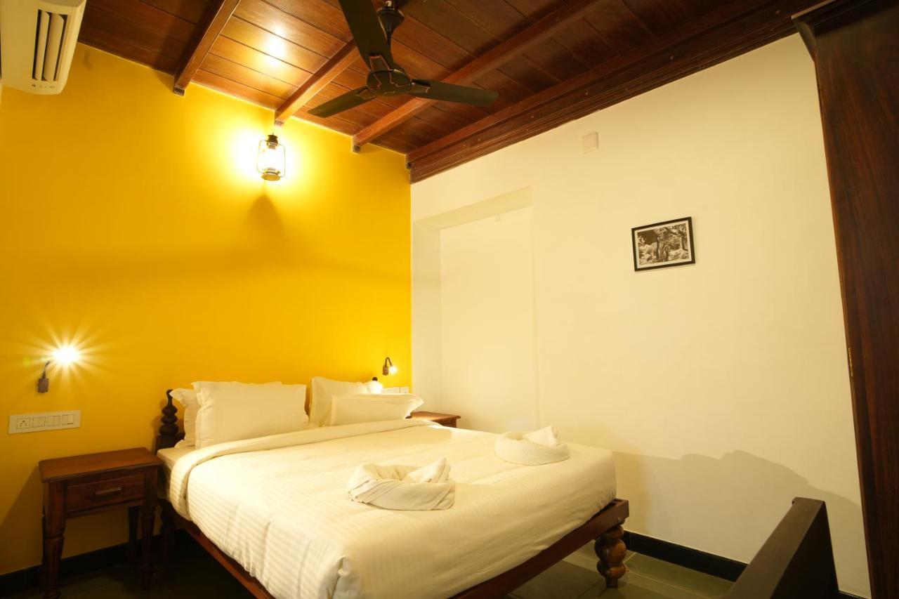 The Sunset Bay Hotel Fort Kochi Luaran gambar